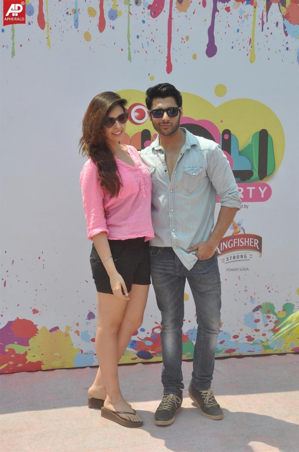 Sunny Leone Bolly Celebs at Zoom Holi Party