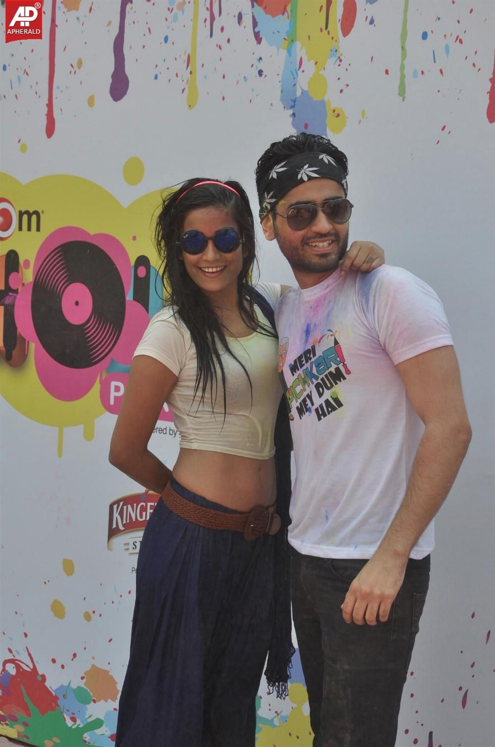 Sunny Leone Bolly Celebs at Zoom Holi Party