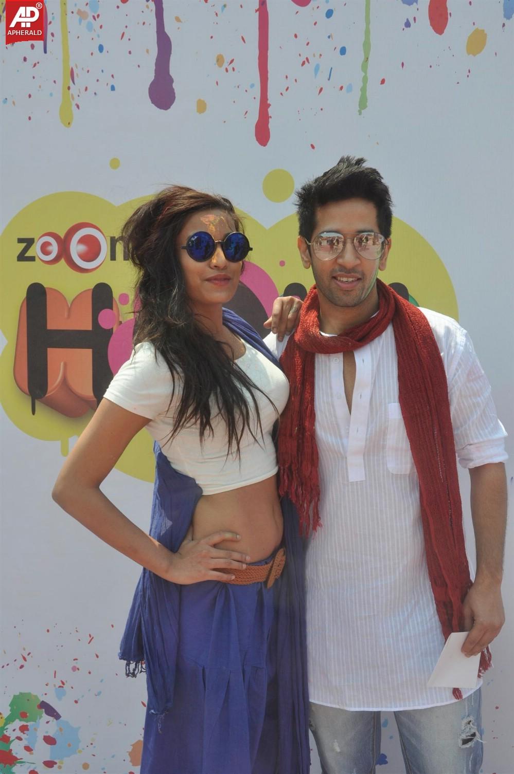 Sunny Leone Bolly Celebs at Zoom Holi Party