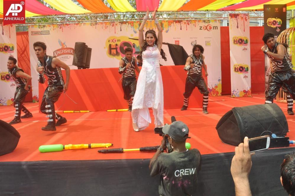 Sunny Leone Bolly Celebs at Zoom Holi Party