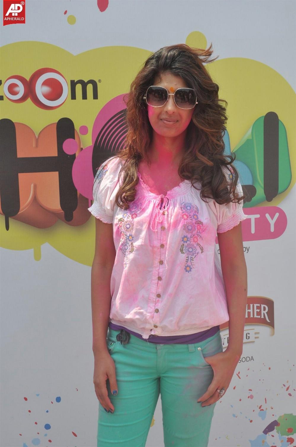 Sunny Leone Bolly Celebs at Zoom Holi Party