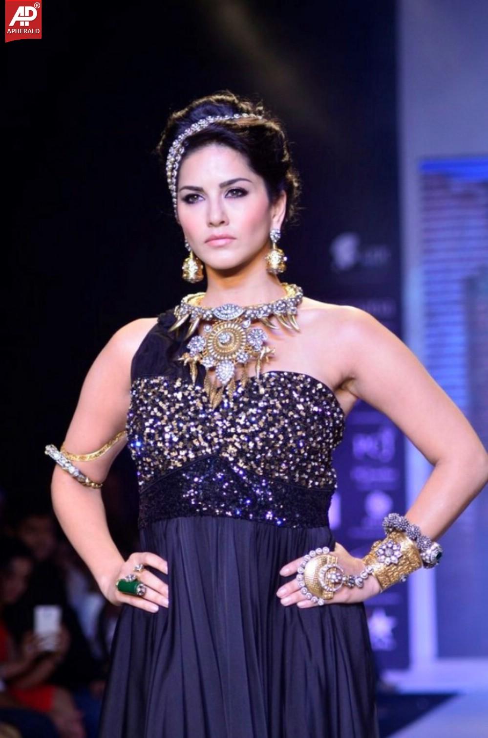 Sunny Leone Ramp Walk  Photos