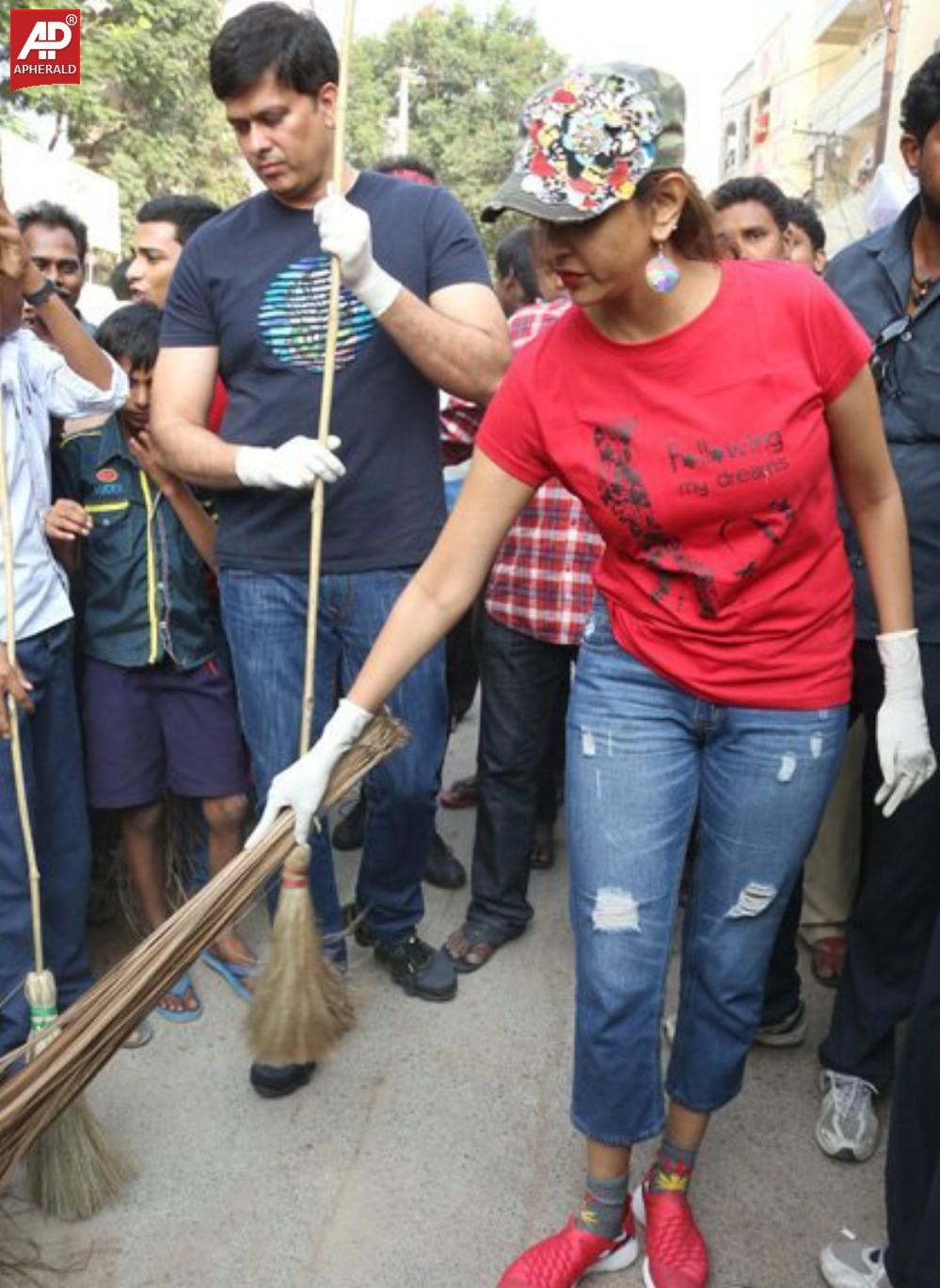 Lakshmi Manchu Joins Swachh Bharath Campaign in Film Nagar