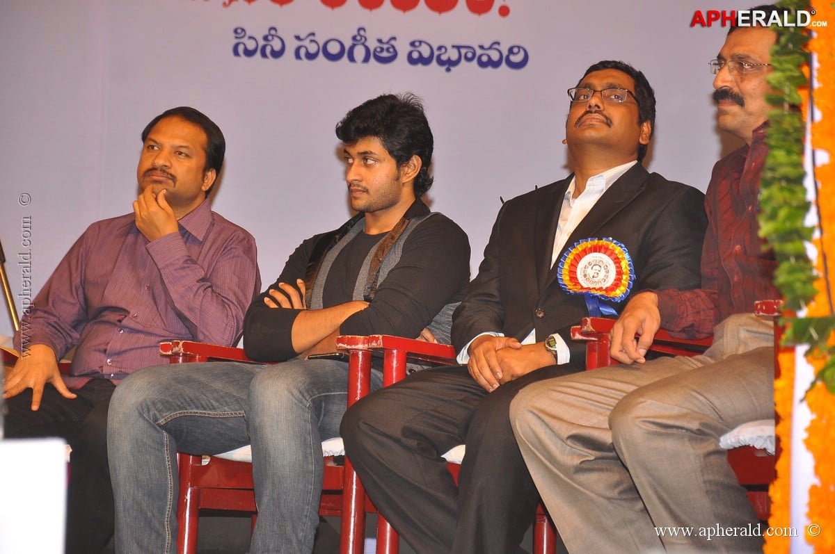 Swarnayuga Sangeeta Darsakulu Book Launch