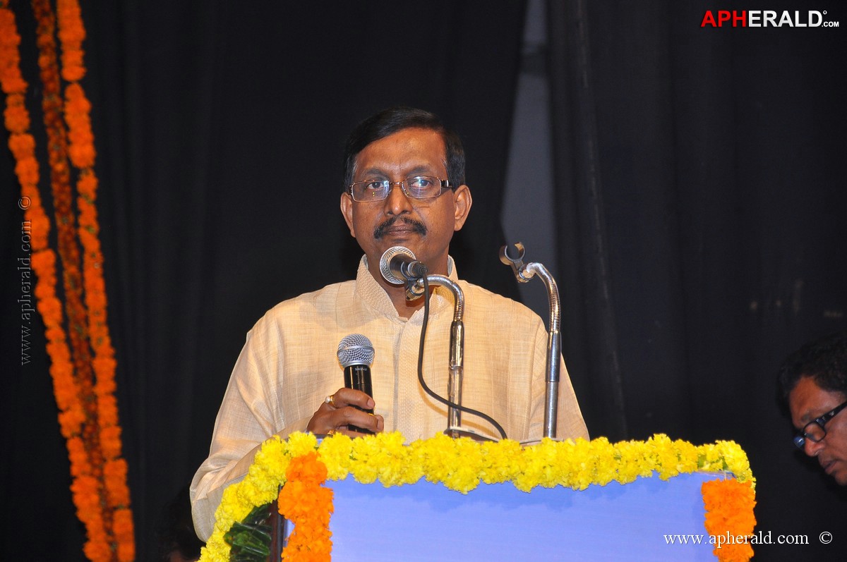 Swarnayuga Sangeeta Darsakulu Book Launch