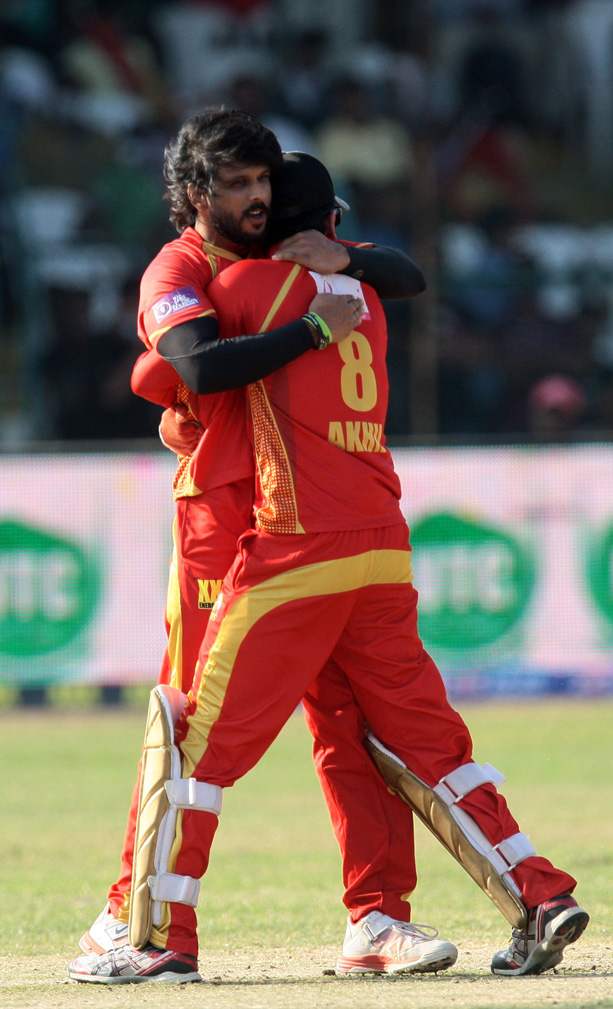 Telugu Warriors Vs Karnataka Bulldozers Match Photos