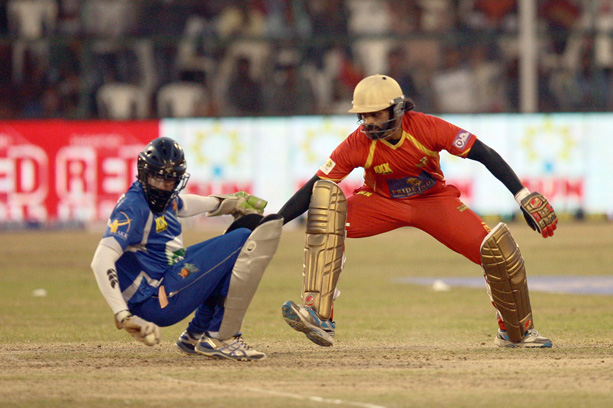 Telugu Warriors Vs Karnataka Bulldozers Match Photos
