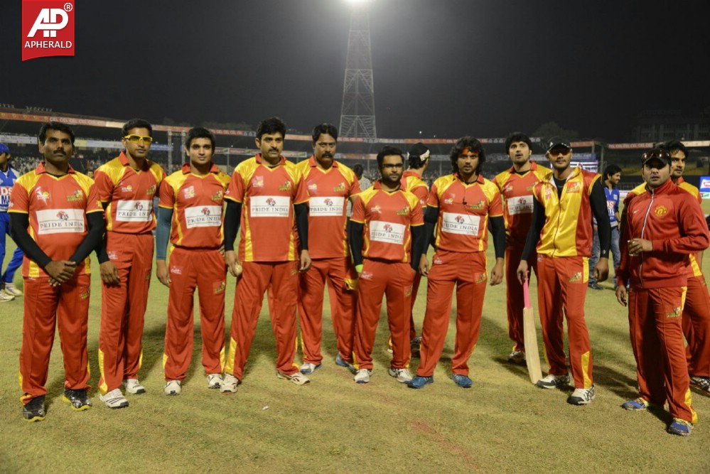 Telugu Warriors Vs Karnataka Bulldozers Match