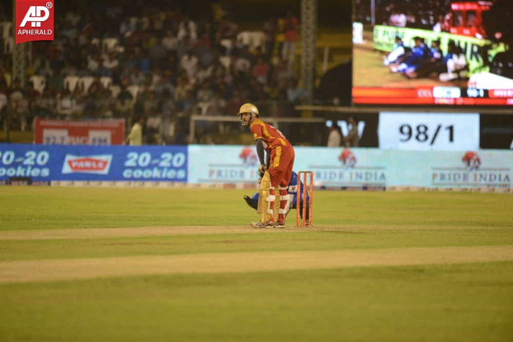 Telugu Warriors Vs Karnataka Bulldozers Match