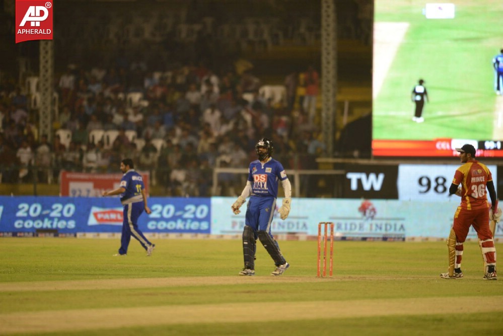 Telugu Warriors Vs Karnataka Bulldozers Match