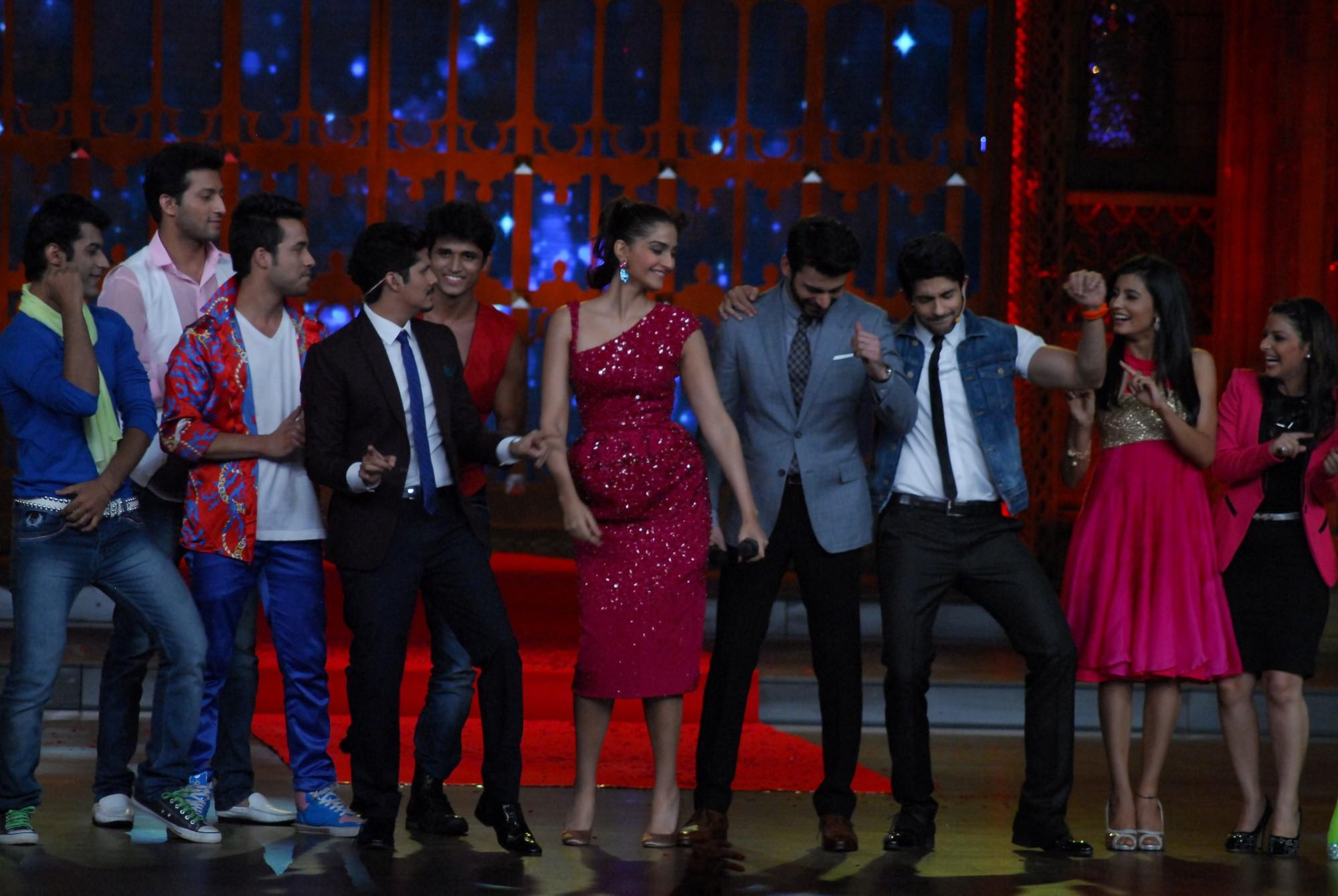 Sonam n Fawad Khan On The Sets Of India's Best Cine Stars Ki Khoj