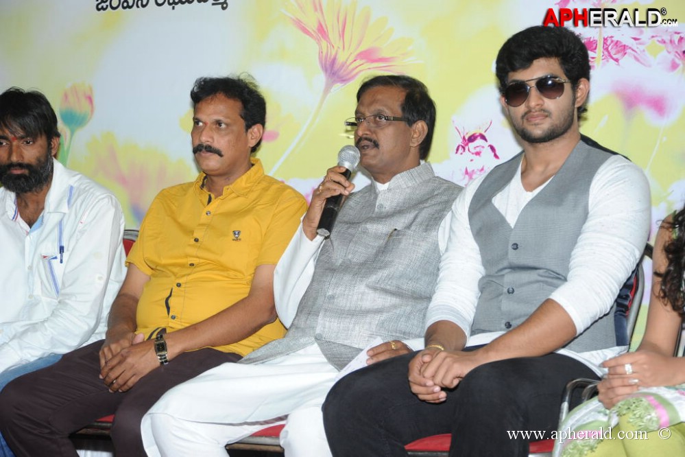 Toli Sandhya Velalo Movie Opening