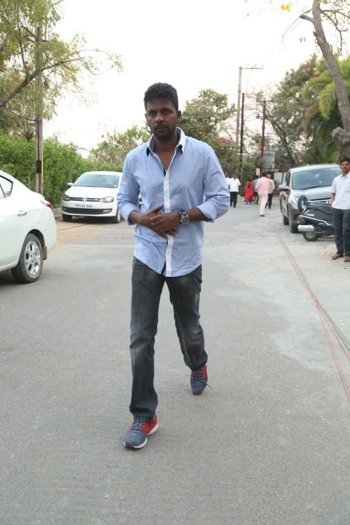Tollywood Celebs Pay Tribute To Ramanaidu