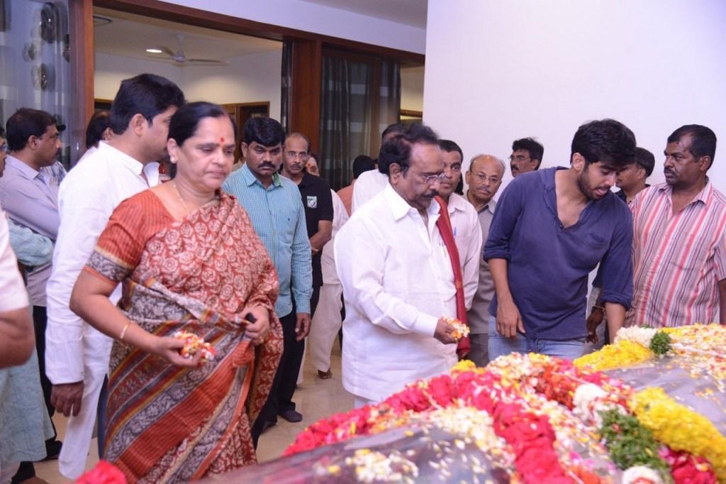 Tollywood Celebs Pay Tribute To Ramanaidu