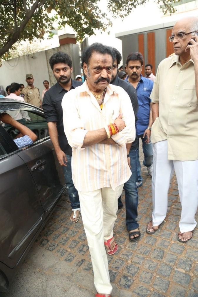 Tollywood Celebs Pay Tribute To Ramanaidu