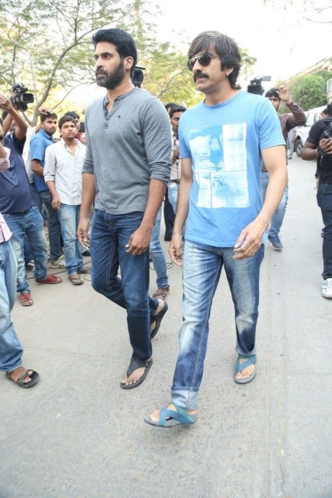Tollywood Celebs Pay Tribute To Ramanaidu