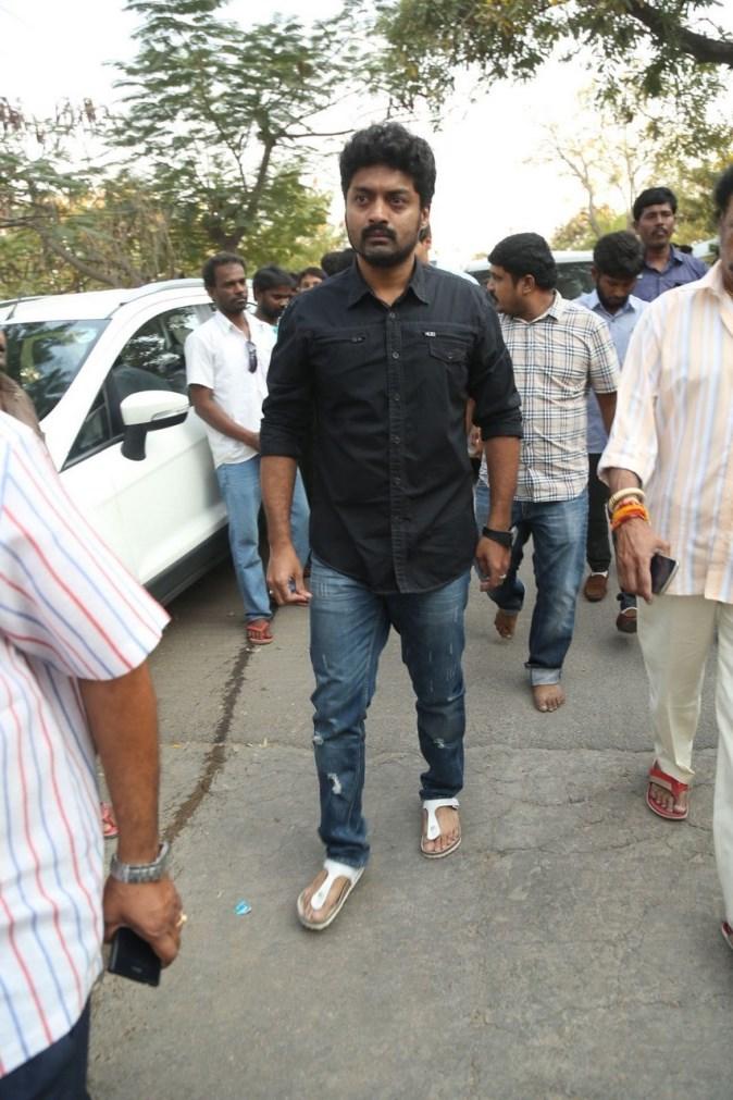 Tollywood Celebs Pay Tribute To Ramanaidu