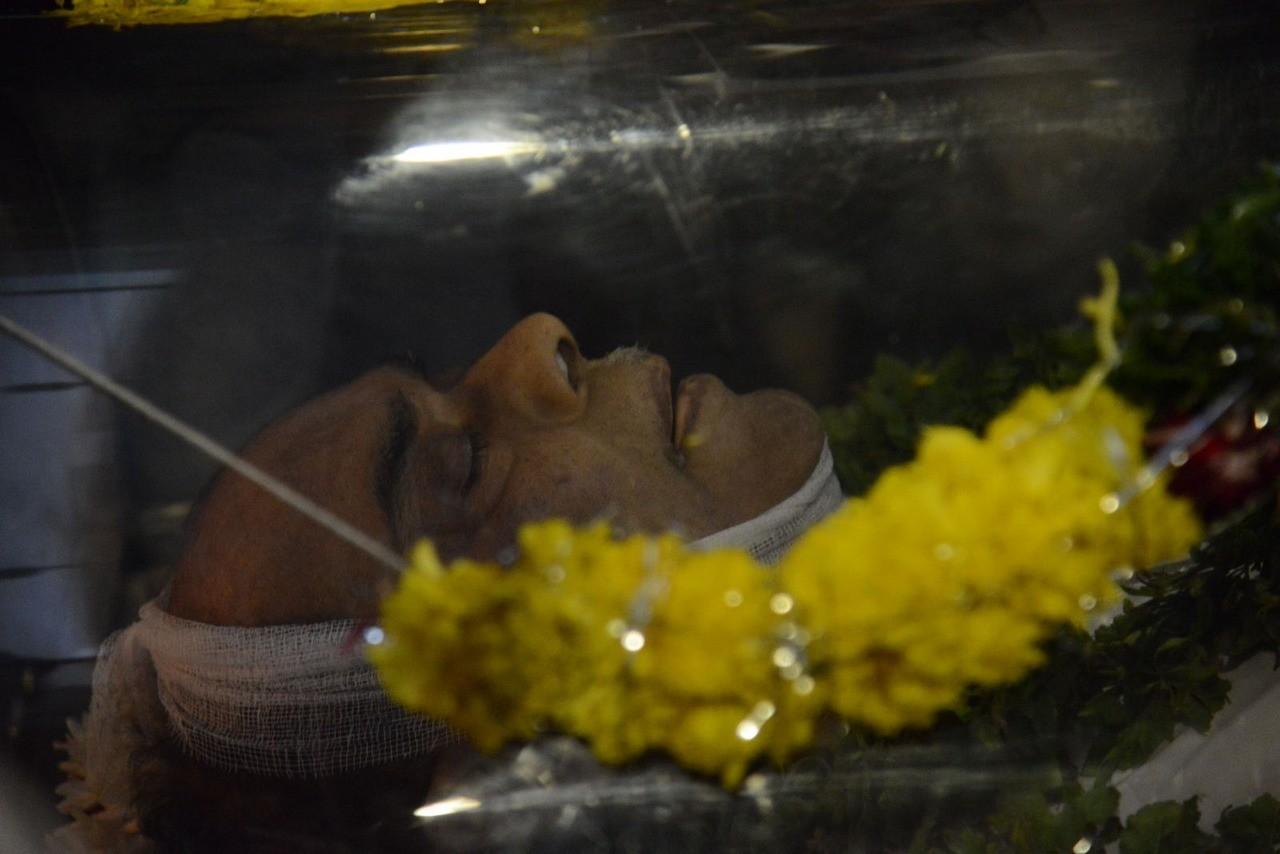 Tollywood Celebs Pay Tribute To Ramanaidu