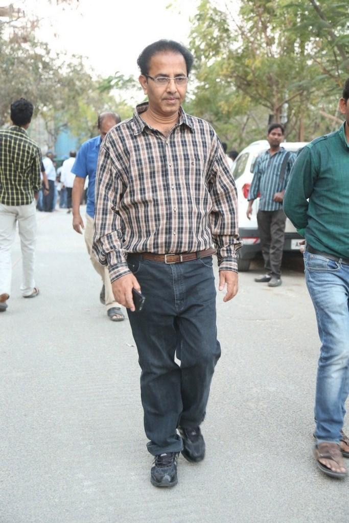 Tollywood Celebs Pay Tribute To Ramanaidu