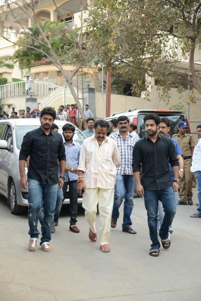 Tollywood Celebs Pay Tribute To Ramanaidu