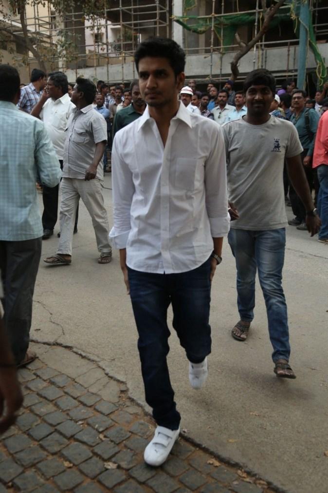 Tollywood Celebs Pay Tribute To Ramanaidu