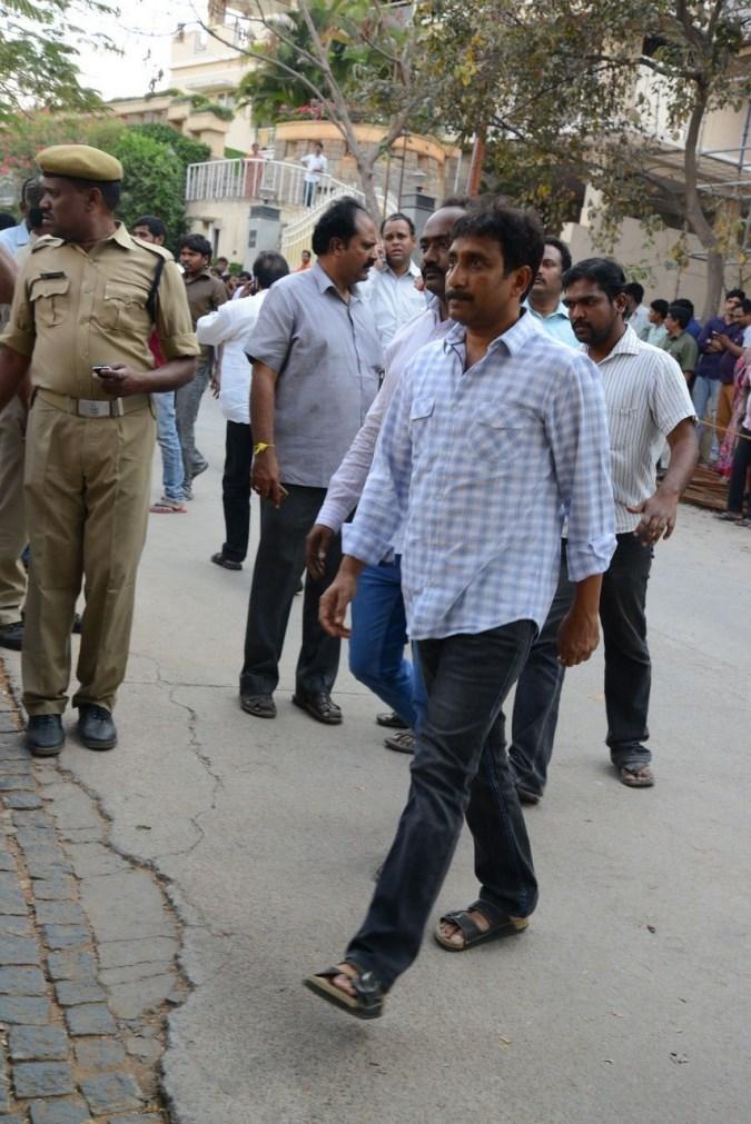 Tollywood Celebs Pay Tribute To Ramanaidu