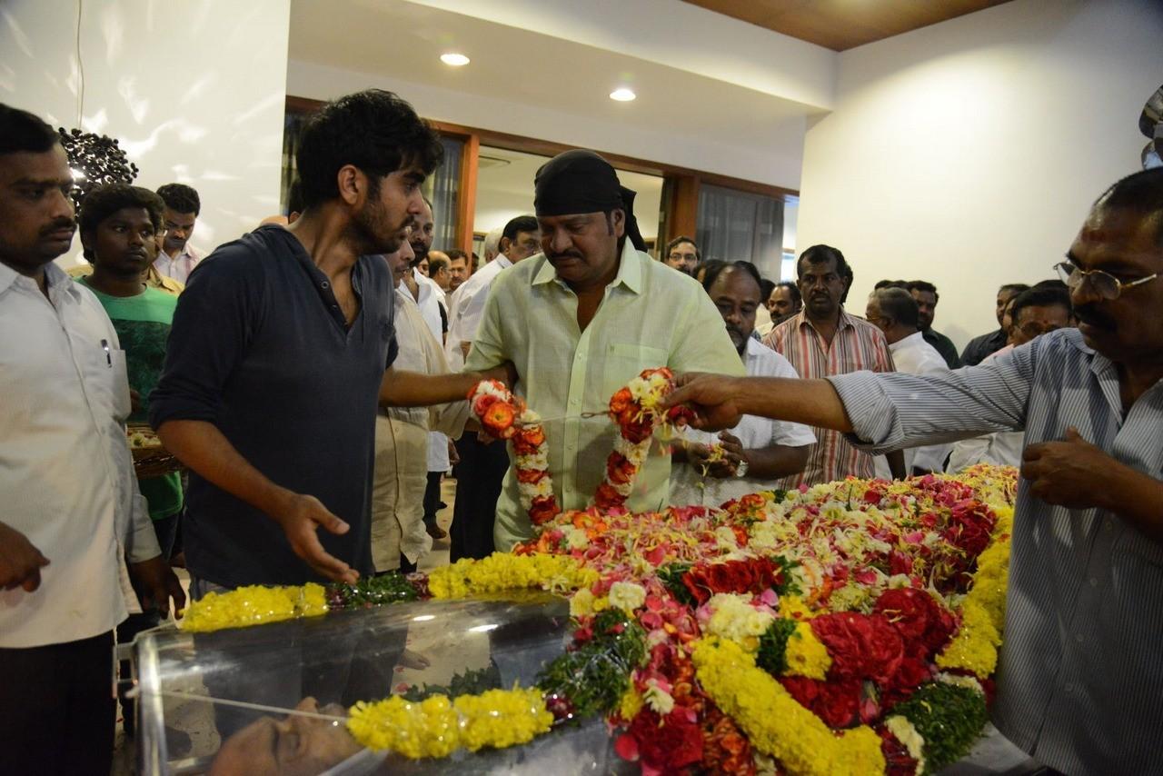 Tollywood Celebs Pay Tribute To Ramanaidu