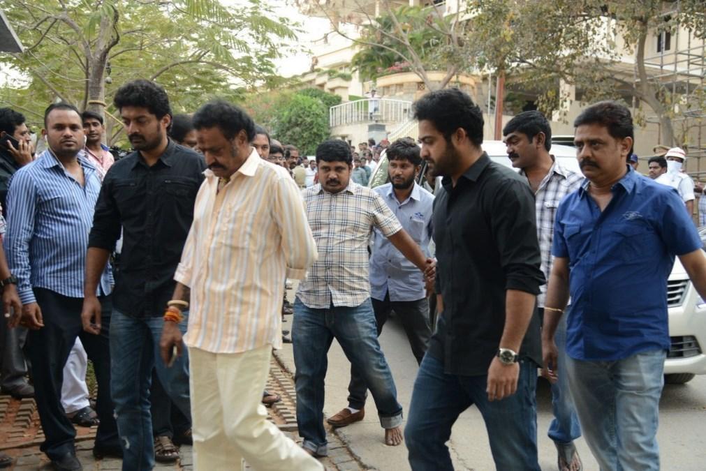 Tollywood Celebs Pay Tribute To Ramanaidu