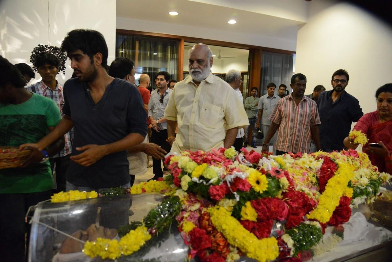 Tollywood Celebs Pay Tribute To Ramanaidu