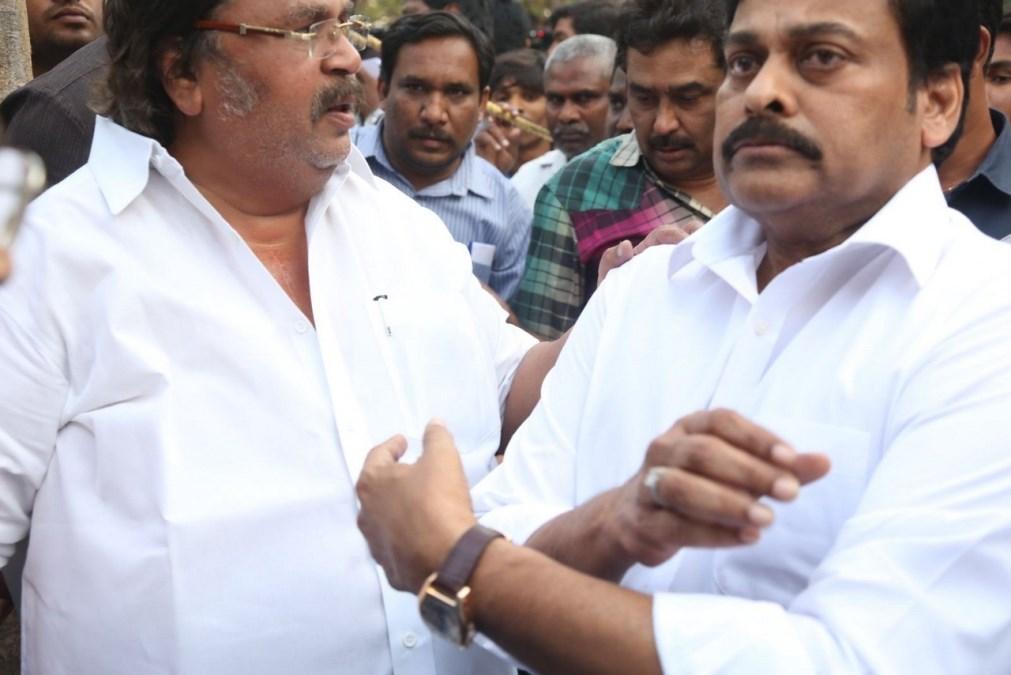 Tollywood Celebs Pay Tribute To Ramanaidu