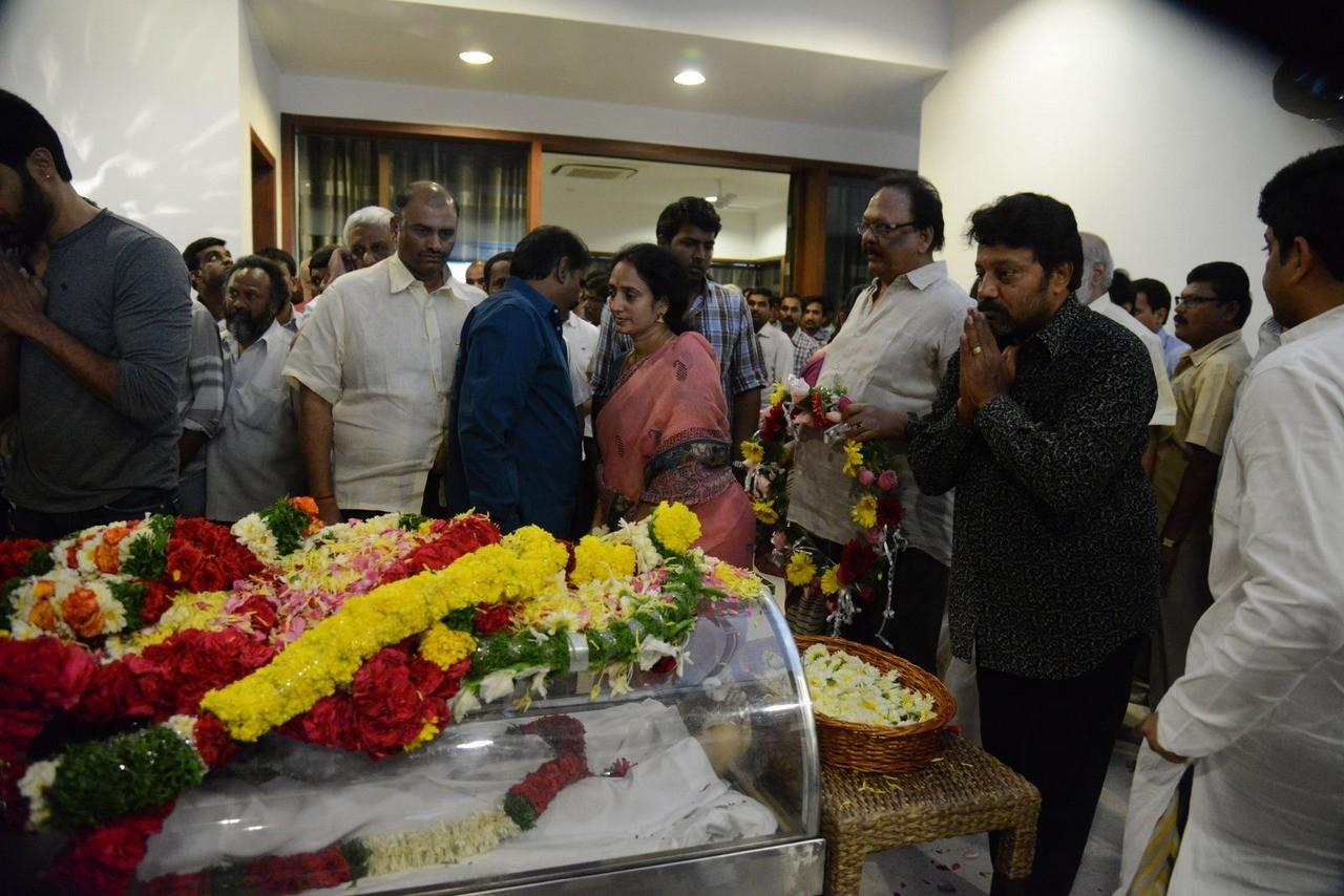 Tollywood Celebs Pay Tribute To Ramanaidu