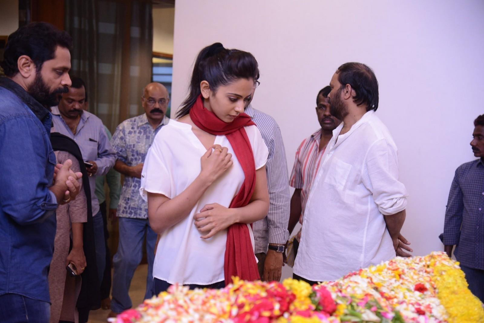 Tollywood Celebs Pay Tribute To Ramanaidu