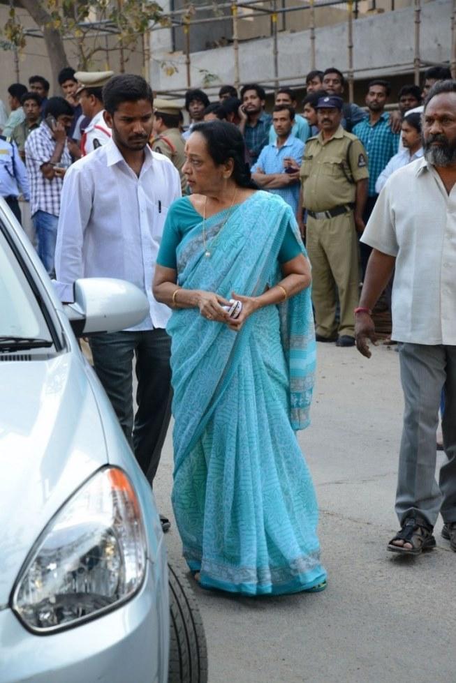 Tollywood Celebs Pay Tribute To Ramanaidu