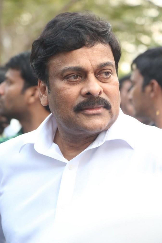 Tollywood Celebs Pay Tribute To Ramanaidu