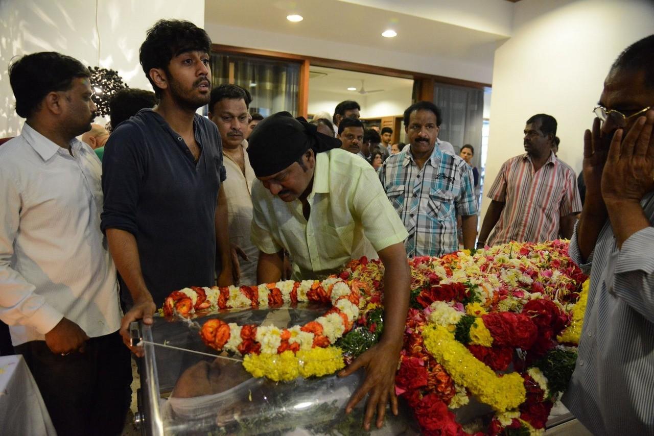 Tollywood Celebs Pay Tribute To Ramanaidu