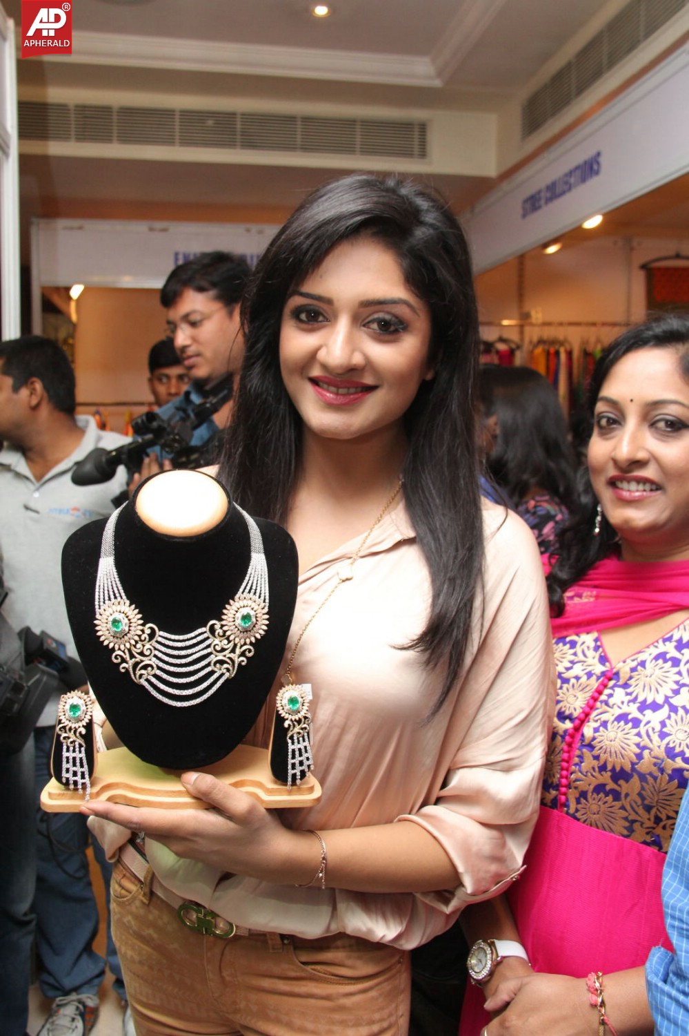 Vimala Raman Inaugurates Trendz Life Style Expo 2014