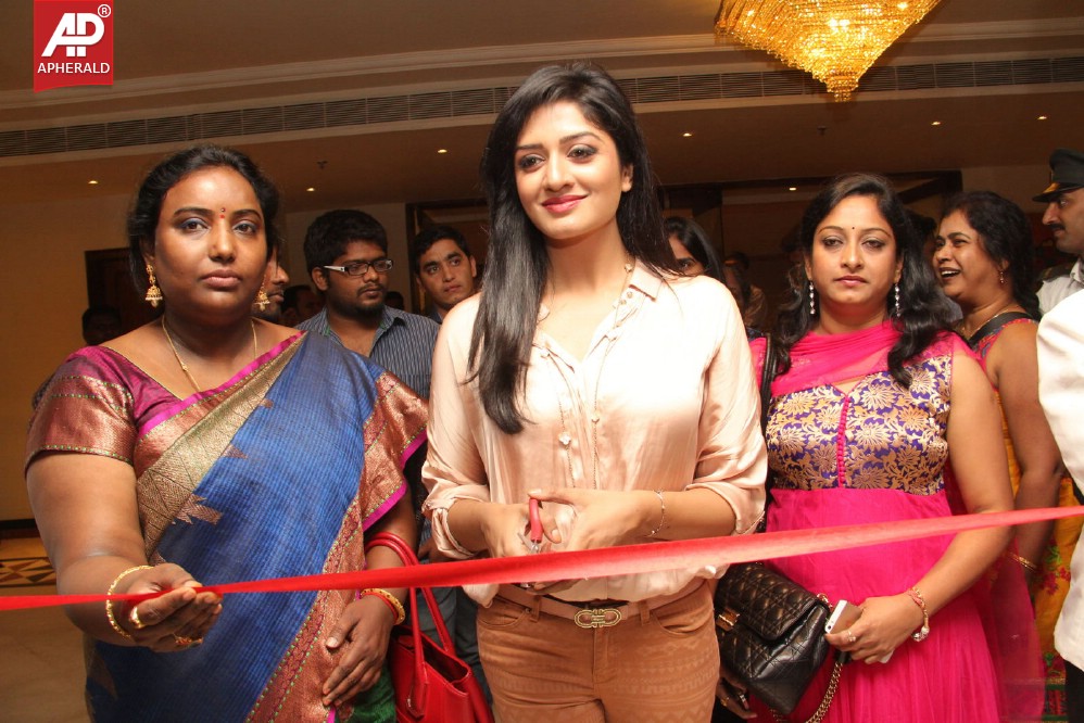 Vimala Raman Inaugurates Trendz Life Style Expo 2014