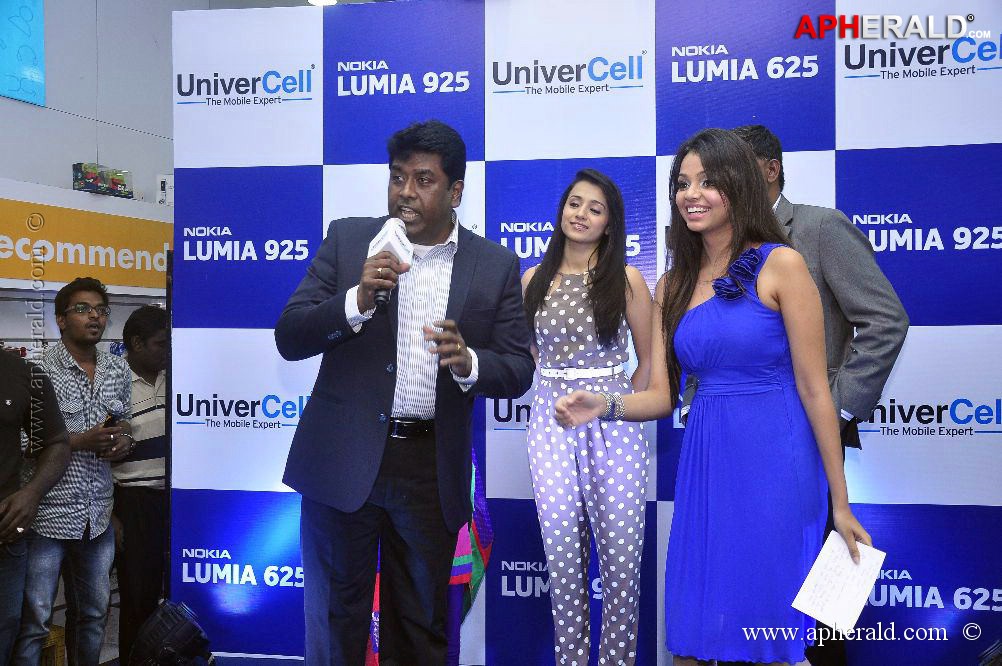 Trisha Launches Nokia Lumia