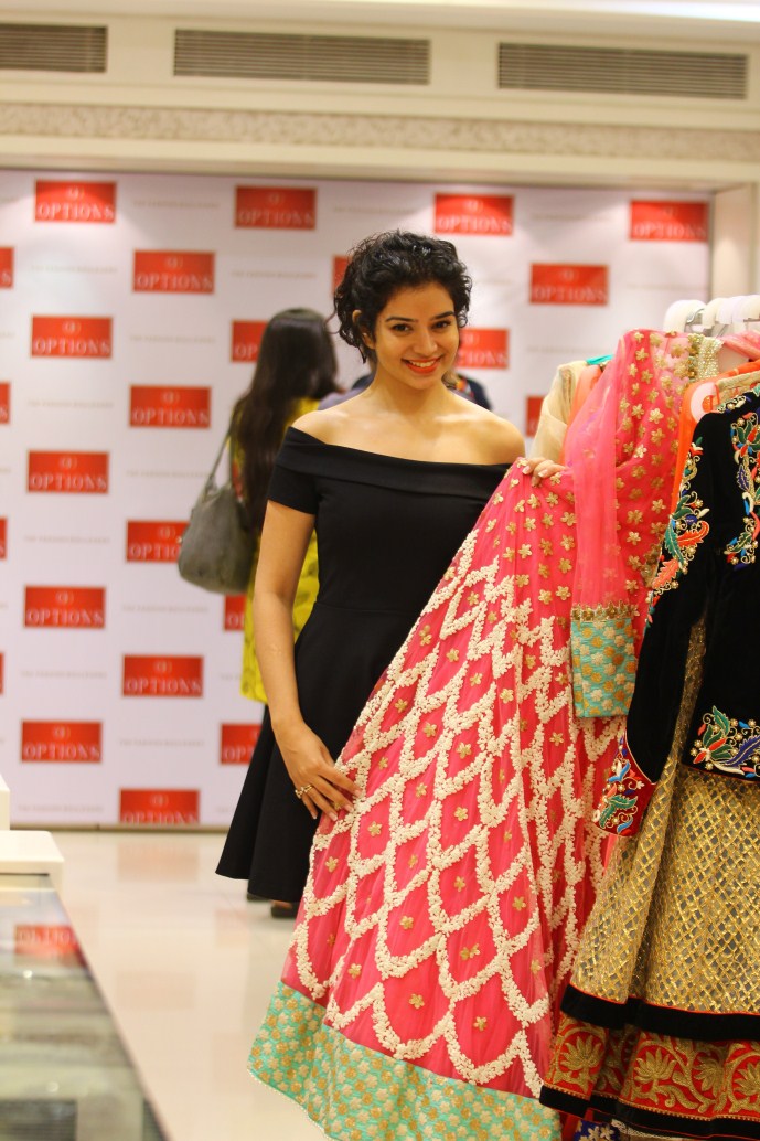 Tv Celebs Visit Options Mall Before Telly Calender Shoot