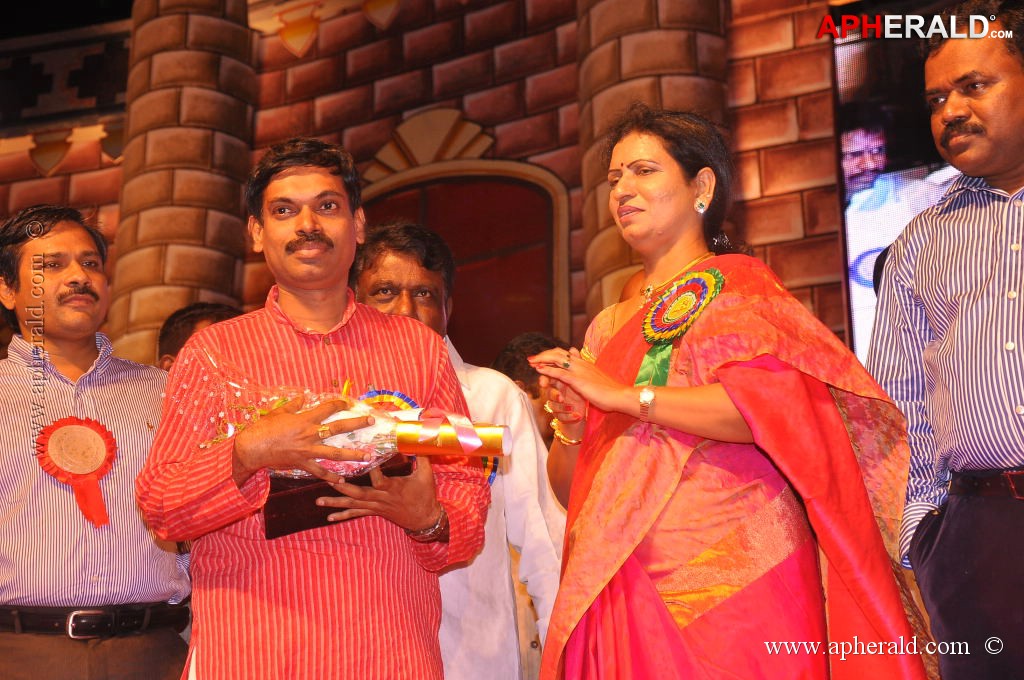 TV Nandi Awards 2011 Photos