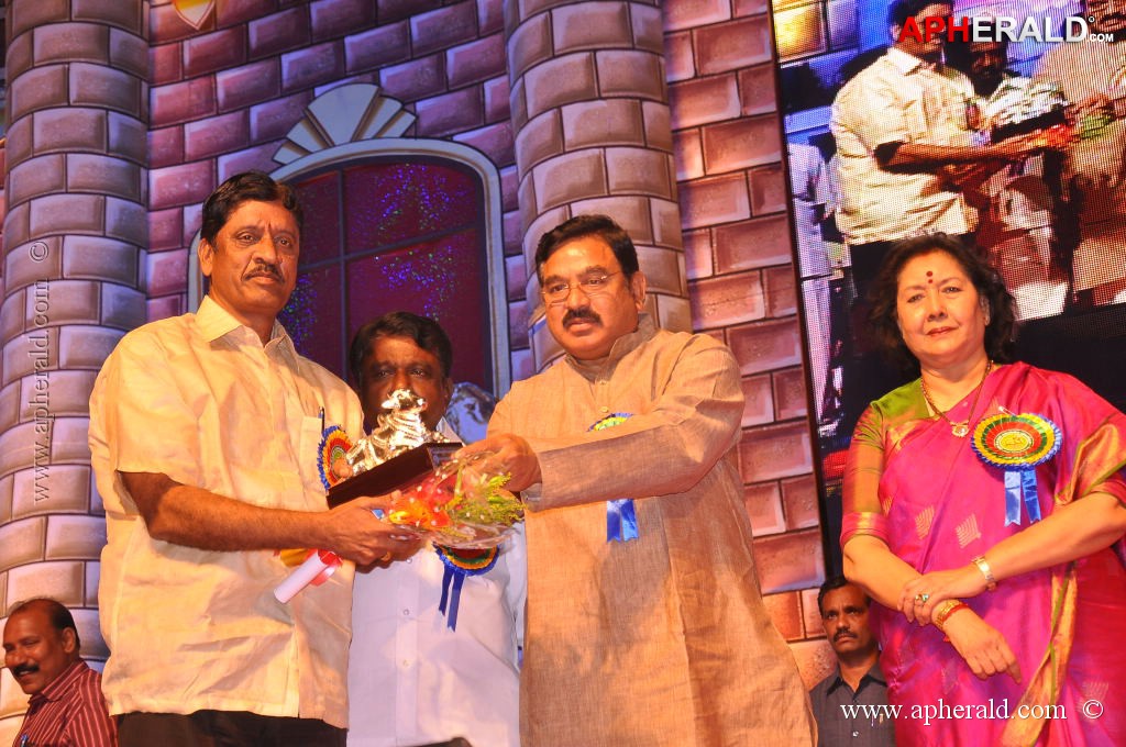 TV Nandi Awards 2011 Photos