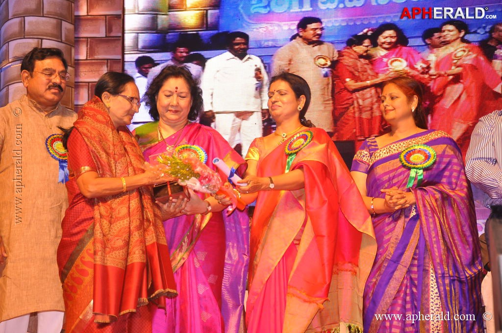 TV Nandi Awards 2011 Photos