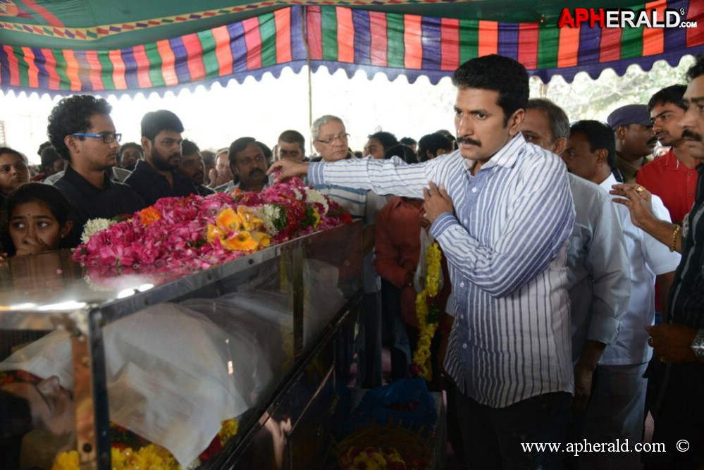 Uday Kiran Condolences Photos