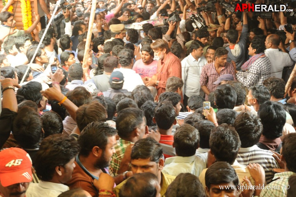 Uday Kiran Condolences Photos 1