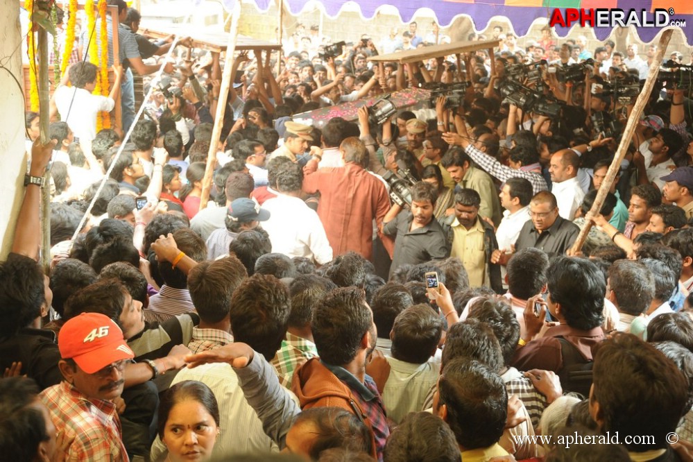 Uday Kiran Condolences Photos 1
