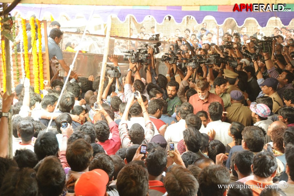 Uday Kiran Condolences Photos 1