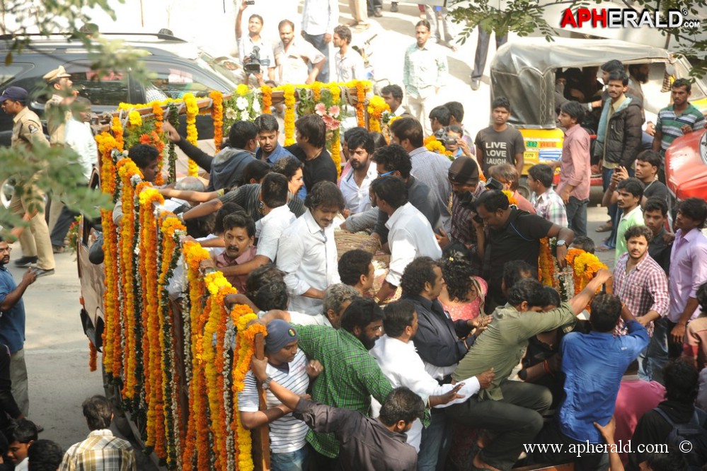 Uday Kiran Condolences Photos 1