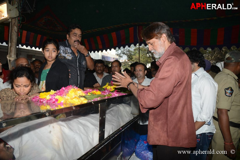Uday Kiran Condolences Photos 1