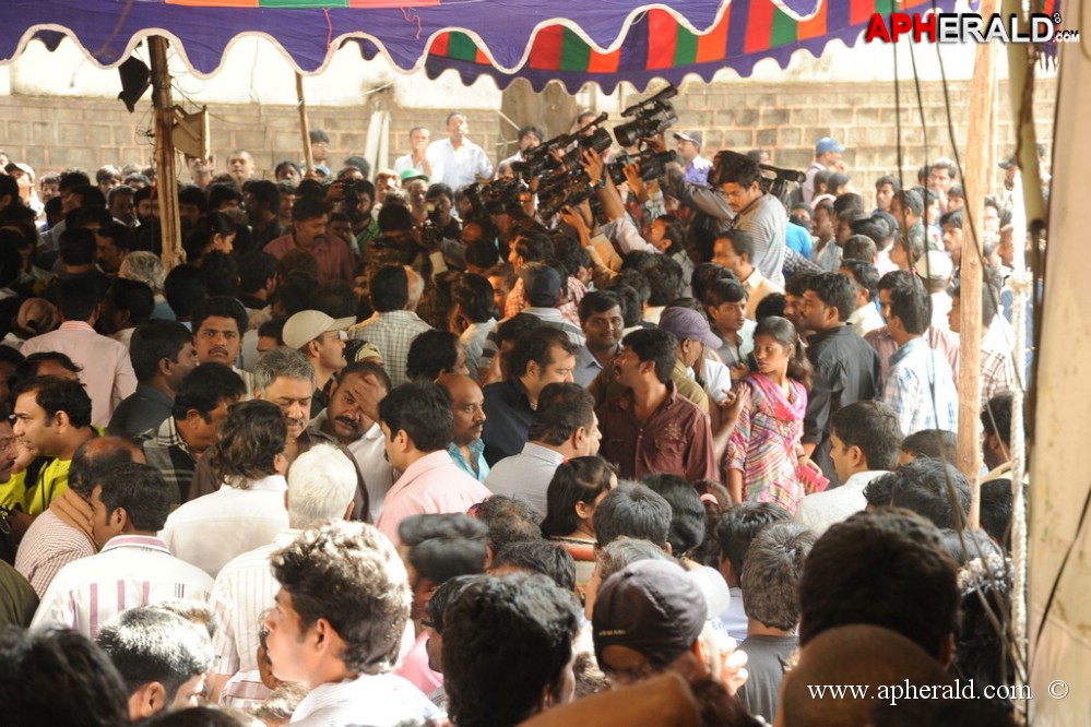 Uday Kiran Condolences Photos 1