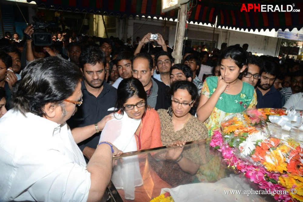 Uday Kiran Condolences Photos